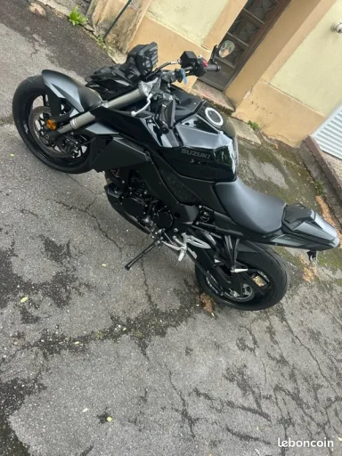 Suzuki gsx-s 2025
